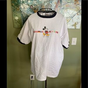Micky Mouse T-shirt in size XXL.